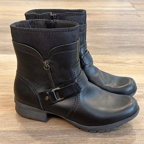 Clarks NEW Women's 9 Riddle Avant Black Leather Boots Booties Biker Moto - Picture 1 of 10